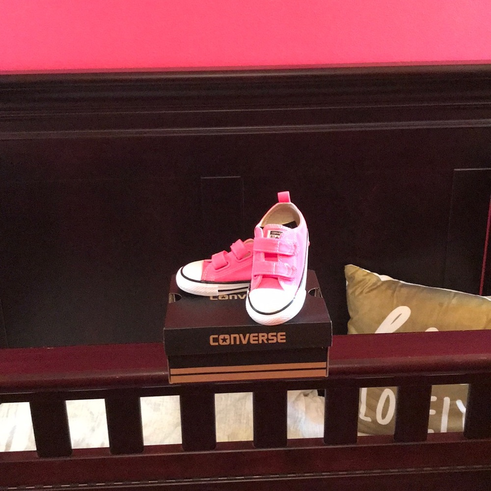 Converse All Star Toddler pink sneaker